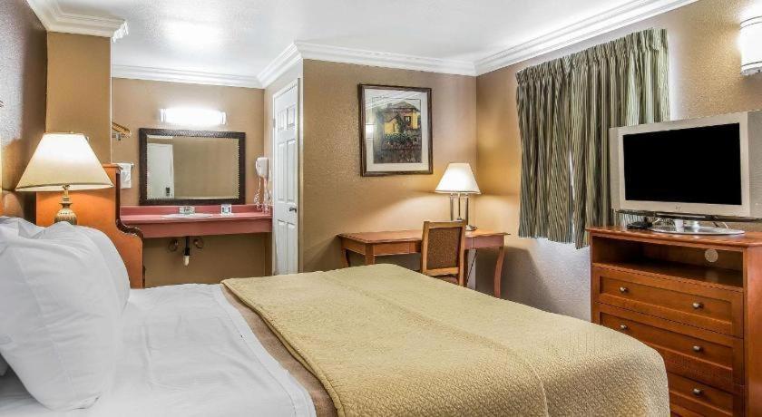 Rodeway Inn Вентура Экстерьер фото