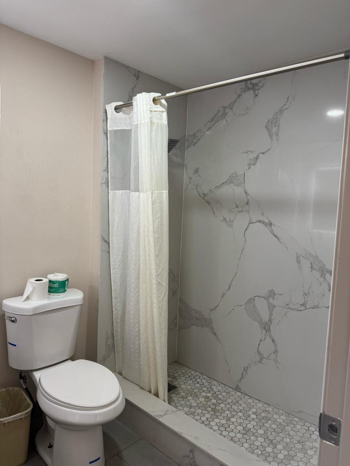 Rodeway Inn Вентура Экстерьер фото