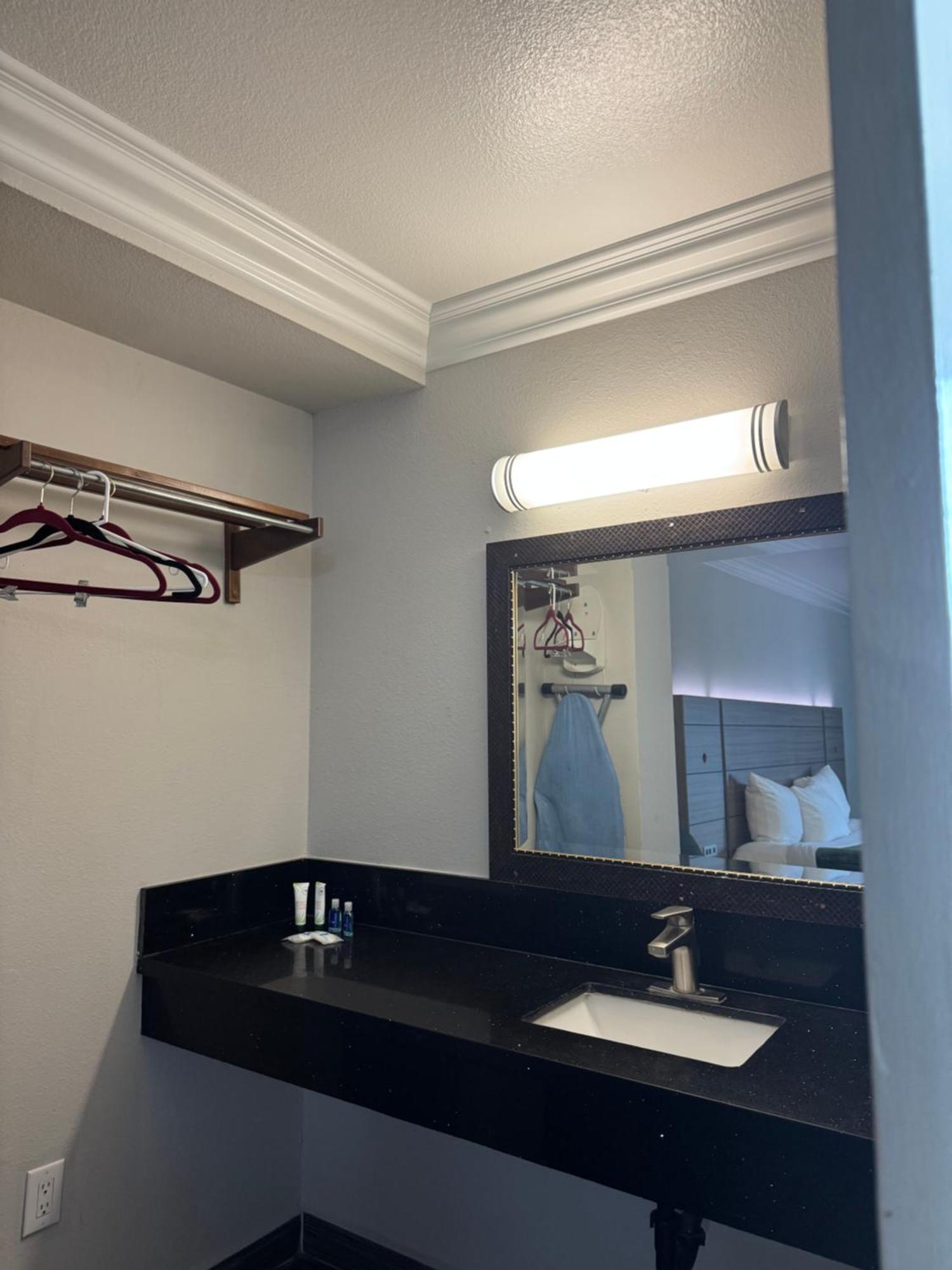 Rodeway Inn Вентура Экстерьер фото